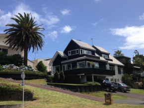 Beach Side B & B, Auckland